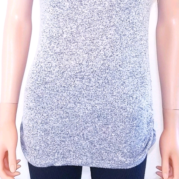 #G Heather grey Top Small - Picture 3 of 4